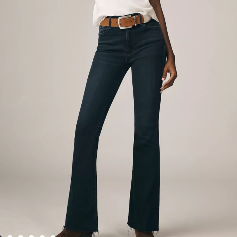 MOTHER Weekender Fray Jeans. Size 31.  NWT
